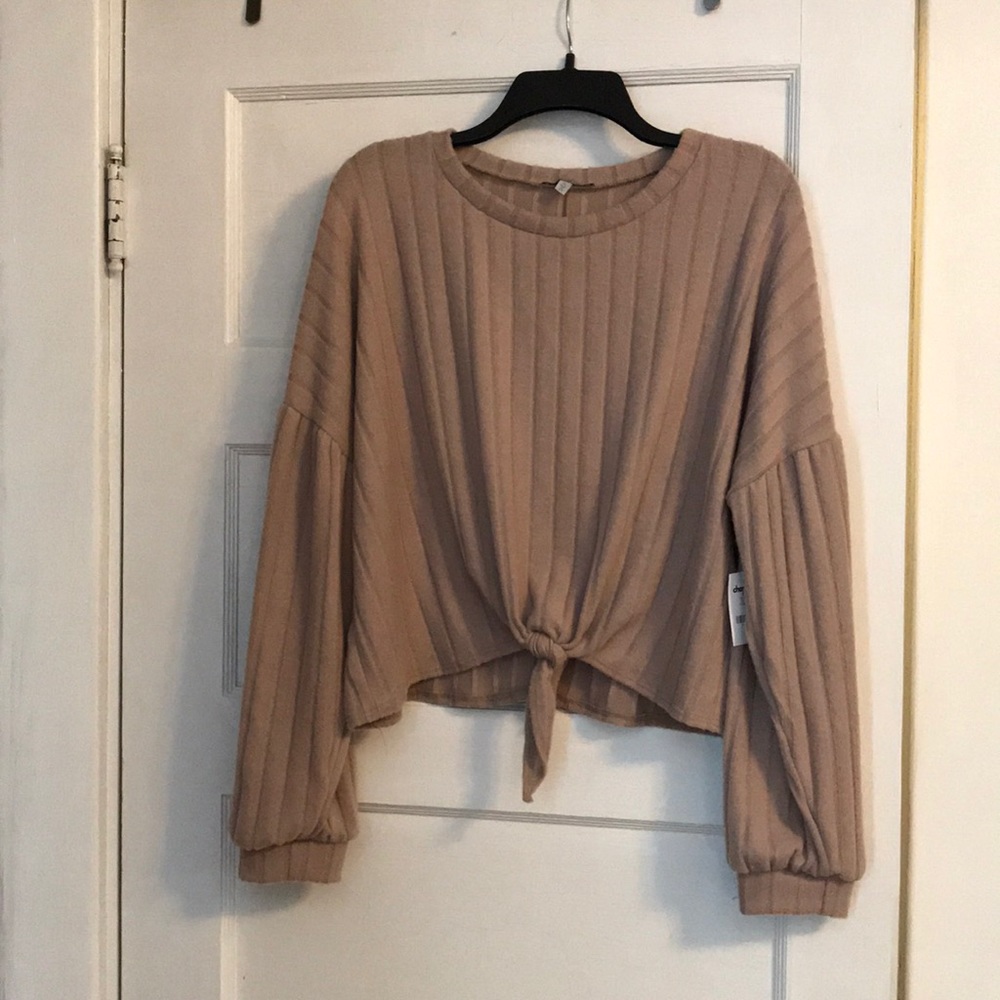 Neutral pink cropped sweater